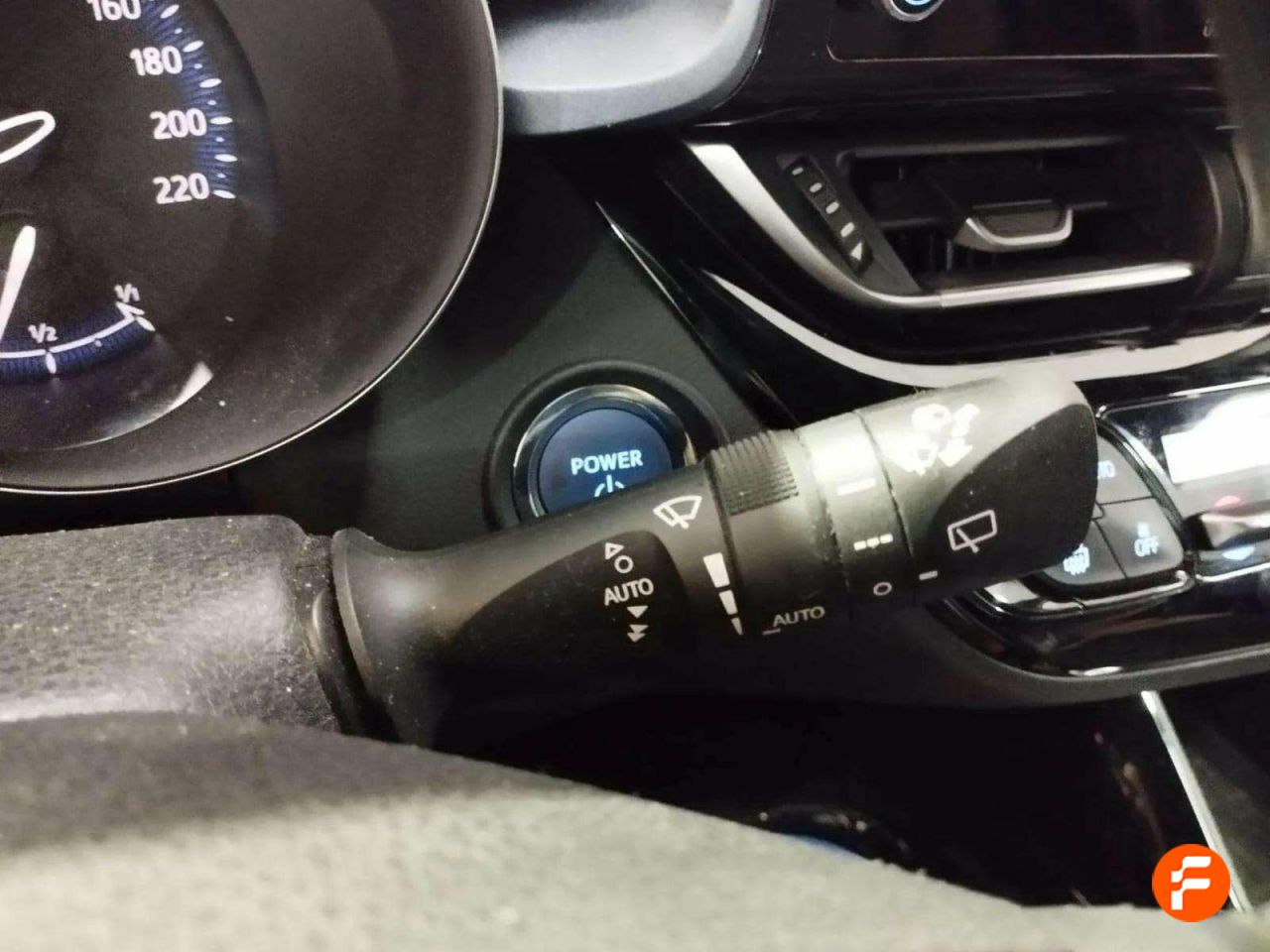 Foto Toyota C-HR 22
