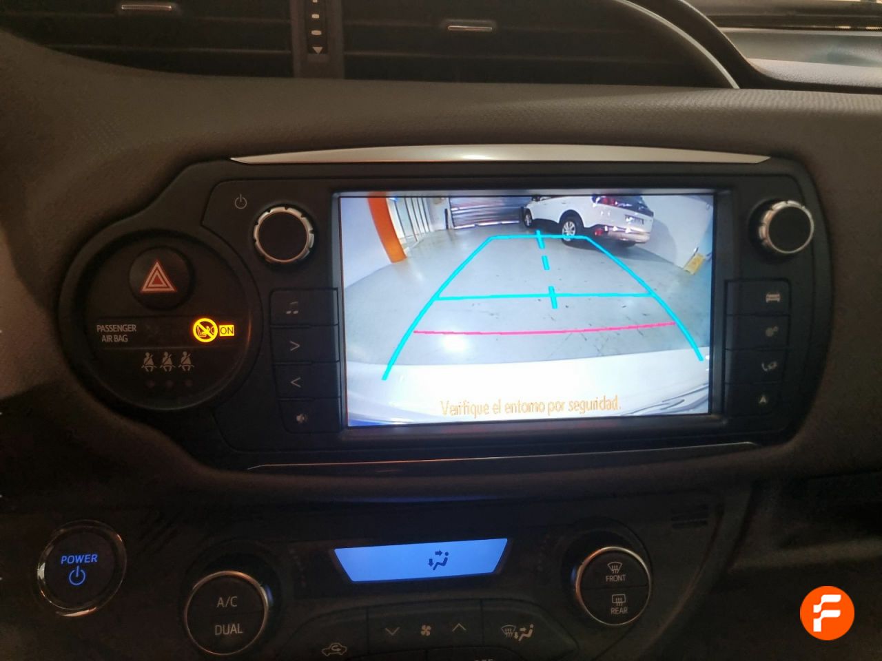 Foto Toyota Yaris 15