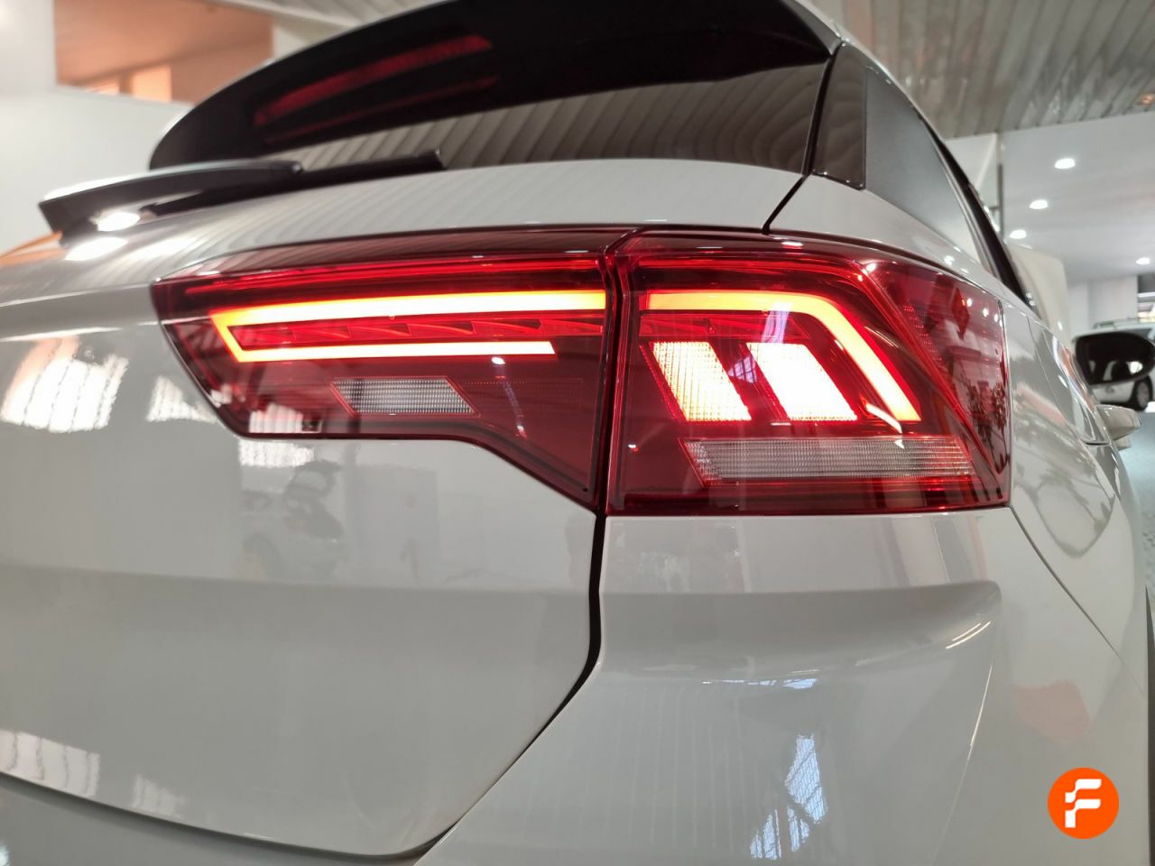 Foto Volkswagen T-Roc 19