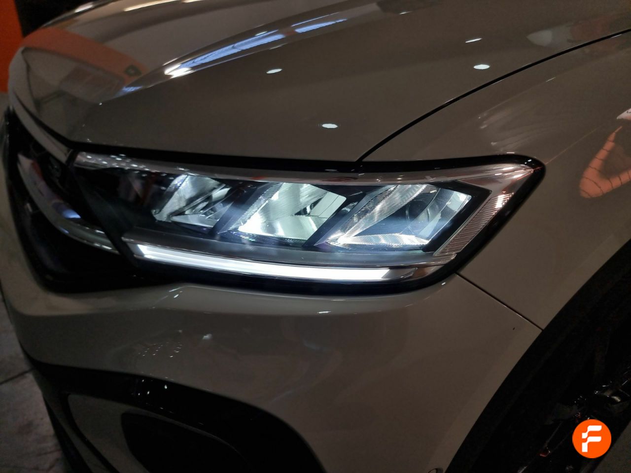 Foto Volkswagen T-Roc 21
