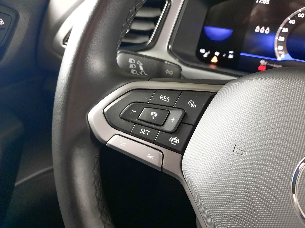 Foto Volkswagen T-Roc 12