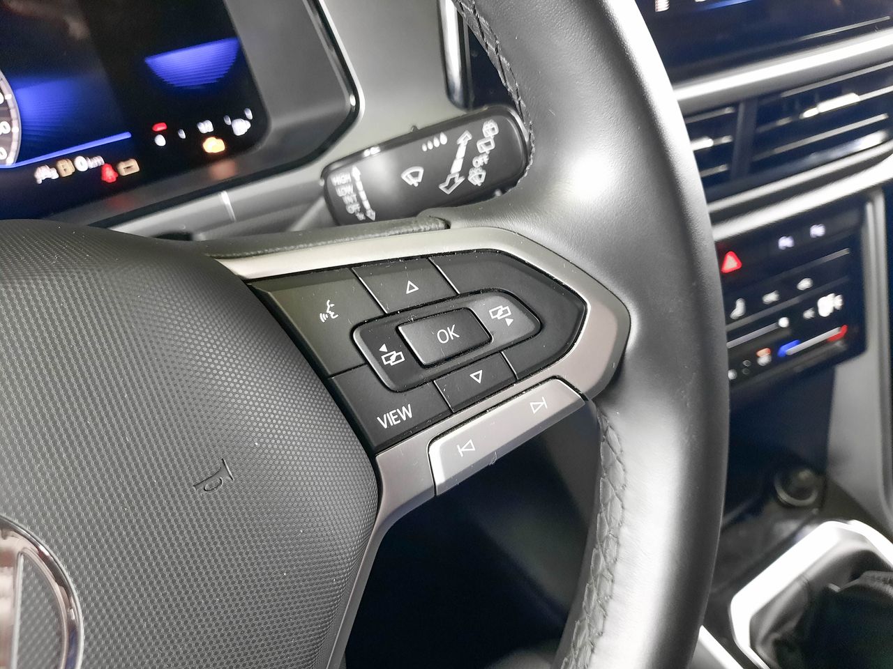 Foto Volkswagen T-Roc 13