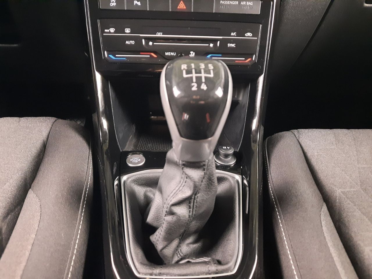 Foto Volkswagen T-Cross 11