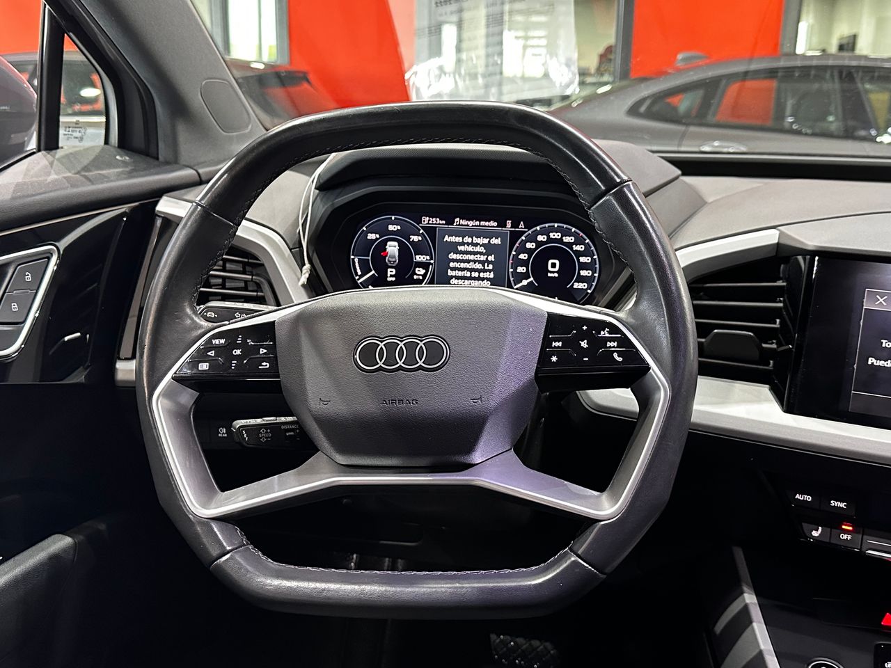 Foto Audi Q4 12