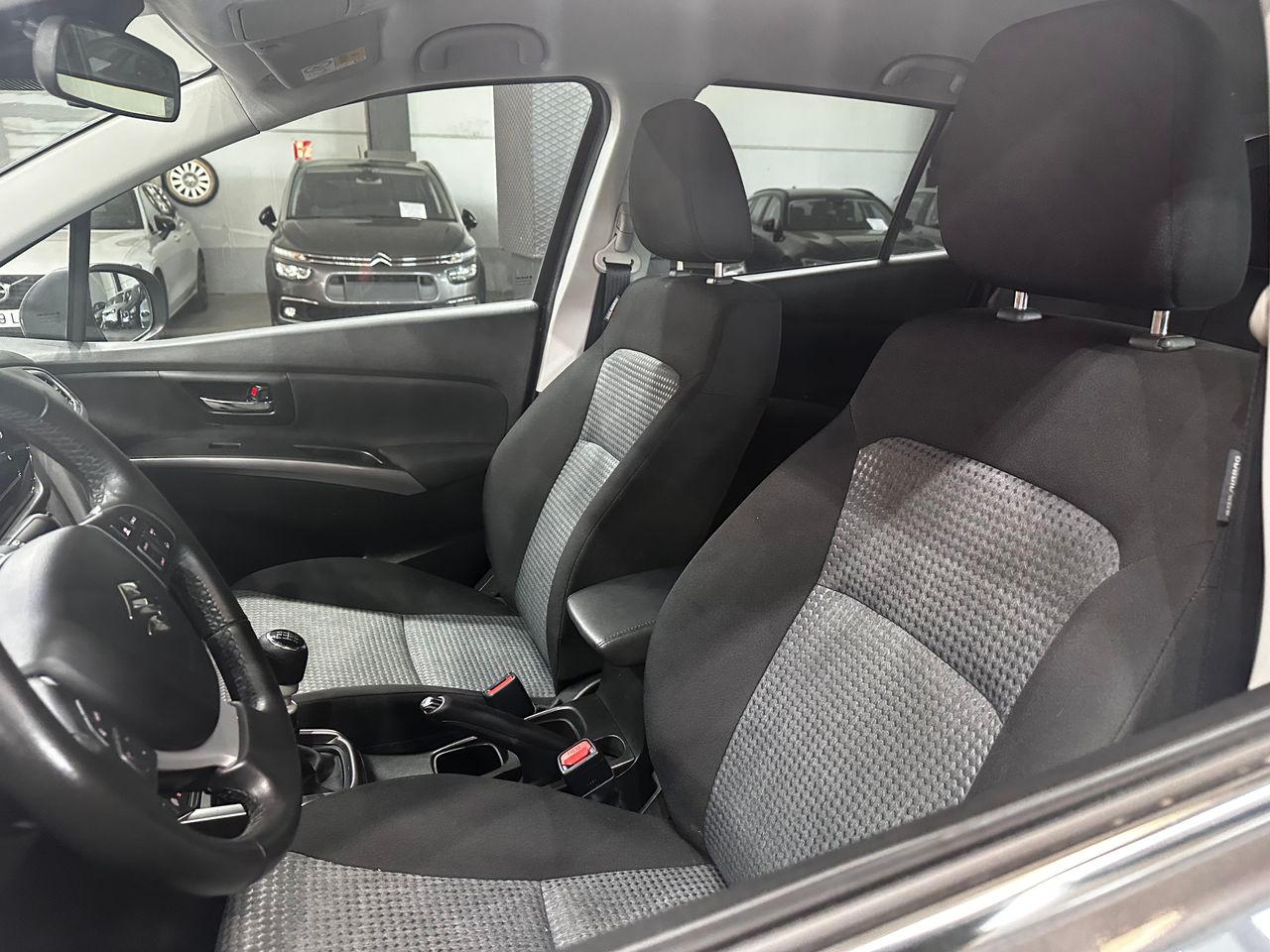 Foto Suzuki S-Cross 9
