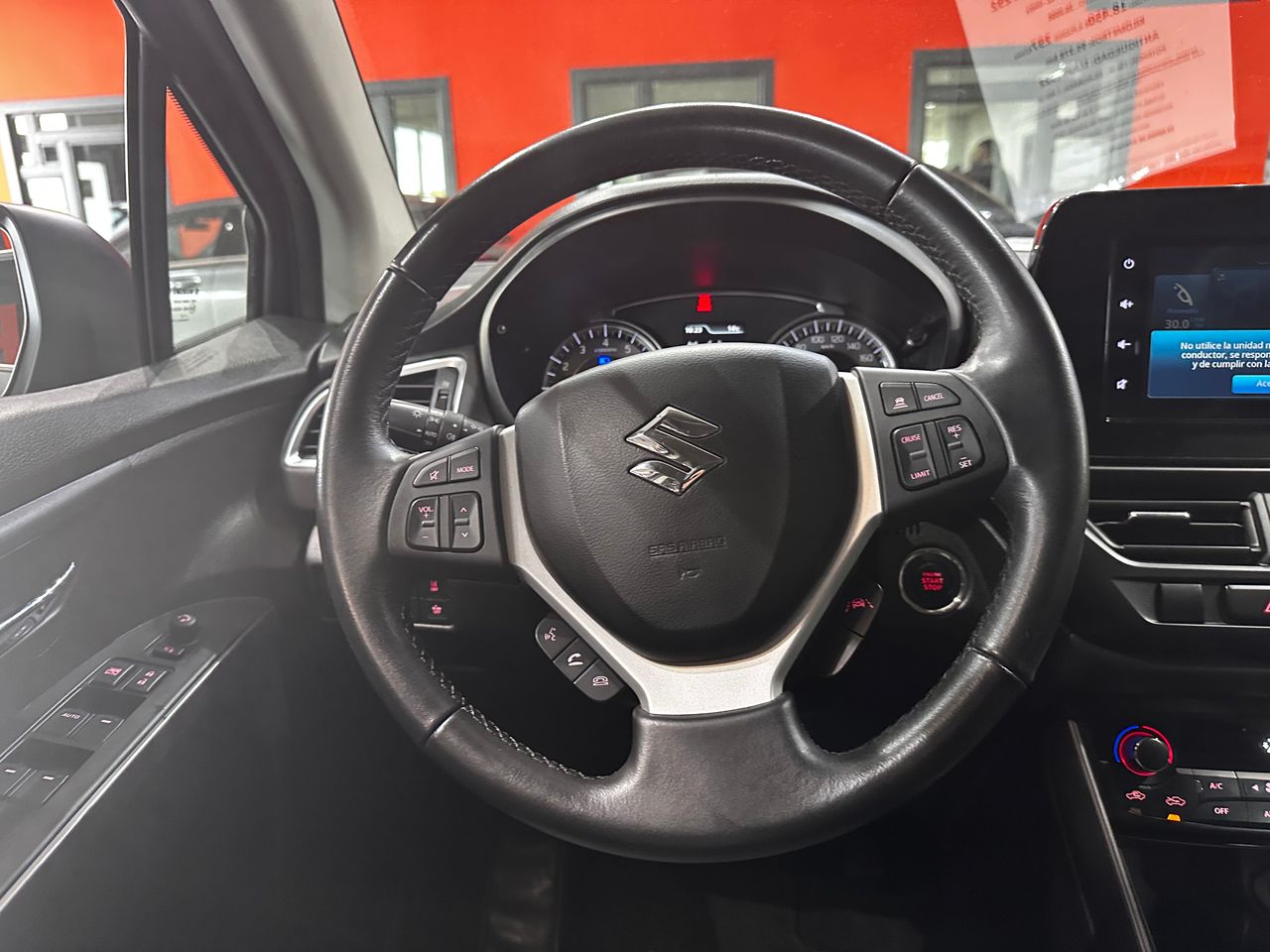 Foto Suzuki S-Cross 12