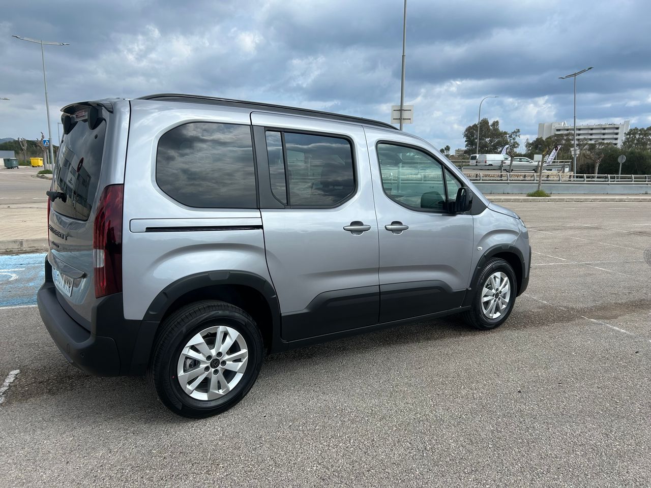 Foto Peugeot Rifter 2