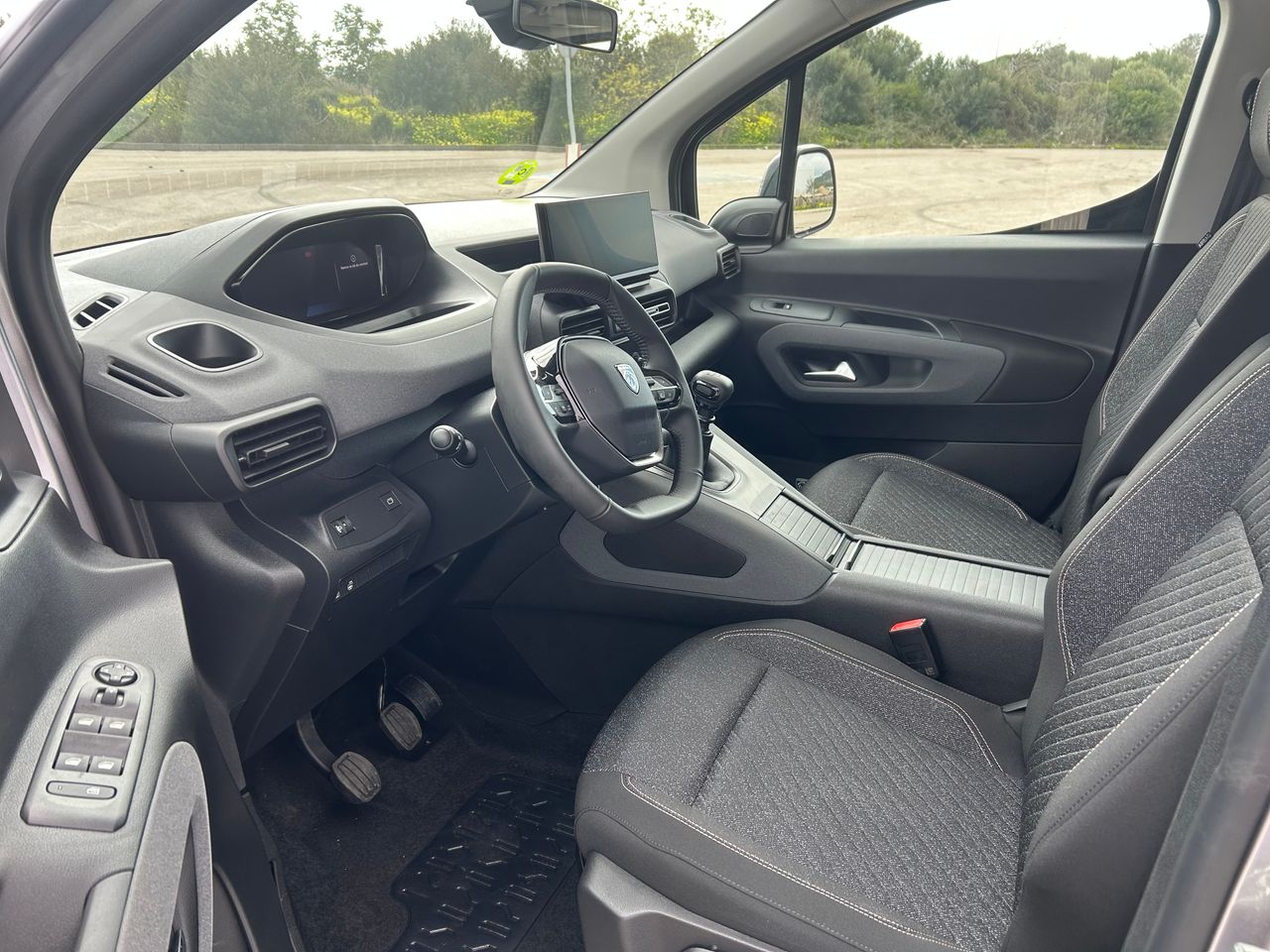 Foto Peugeot Rifter 11