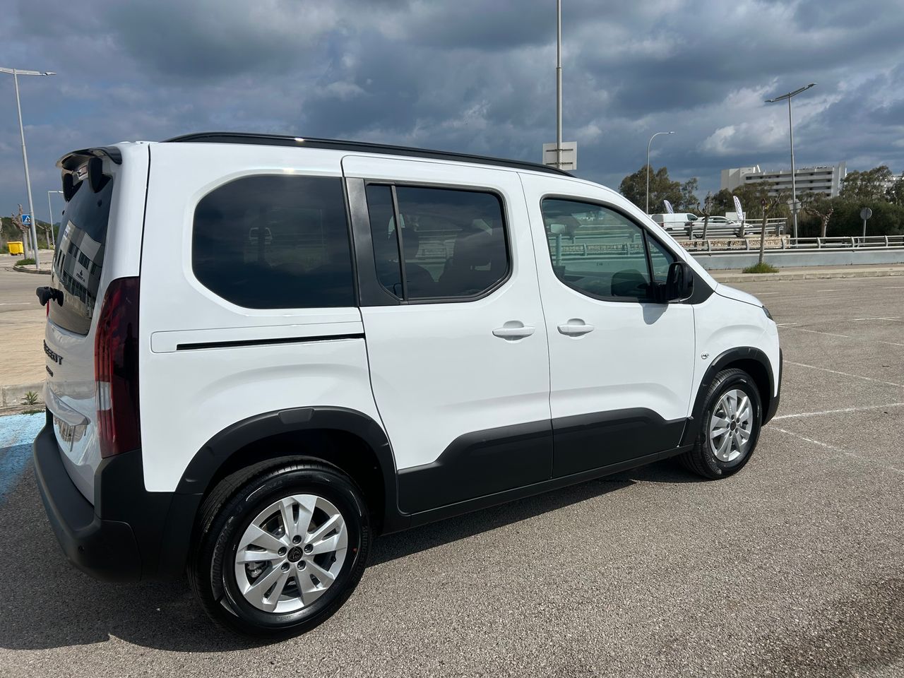 Foto Peugeot Rifter 2