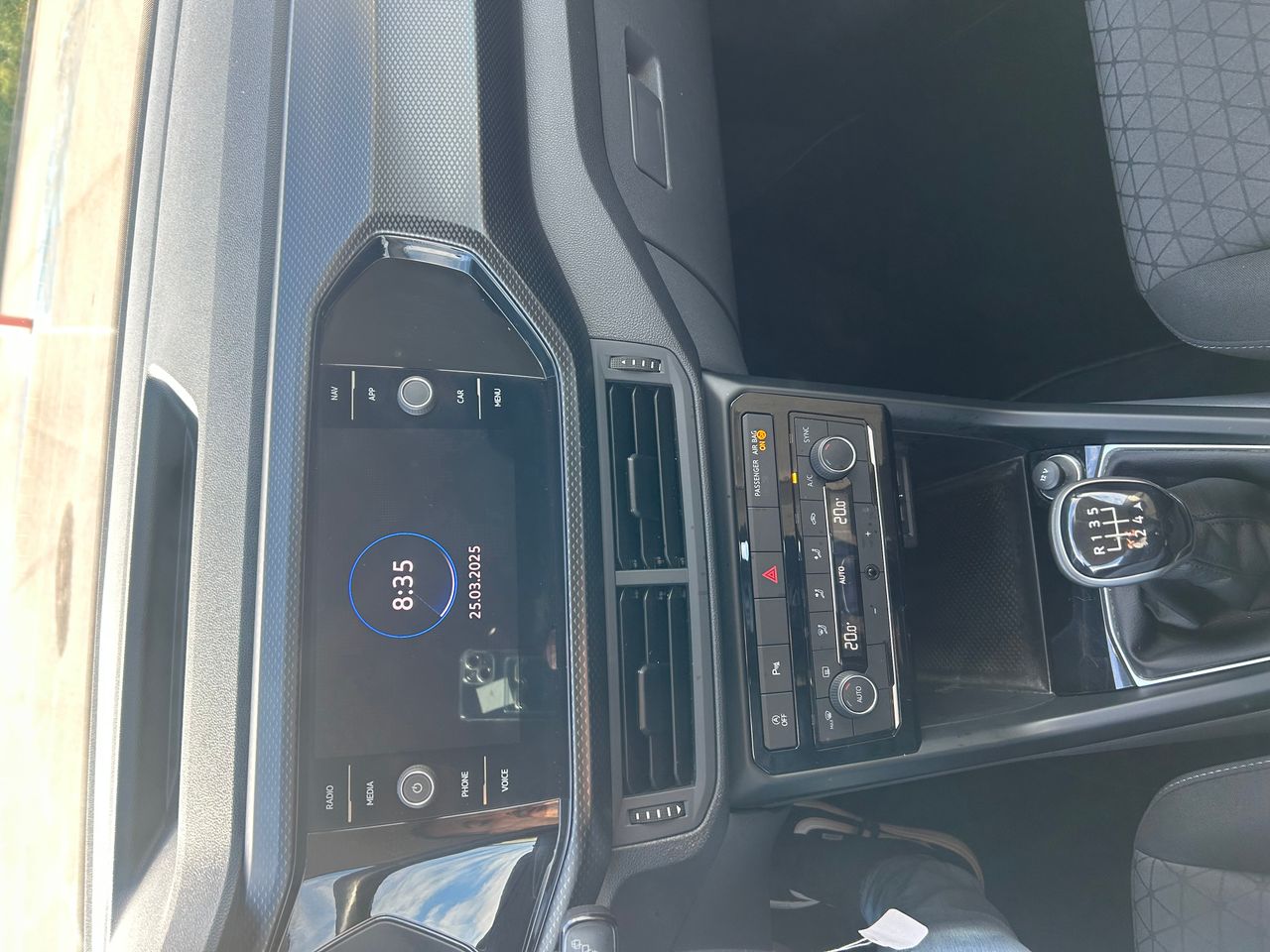 Foto Volkswagen T-Cross 8