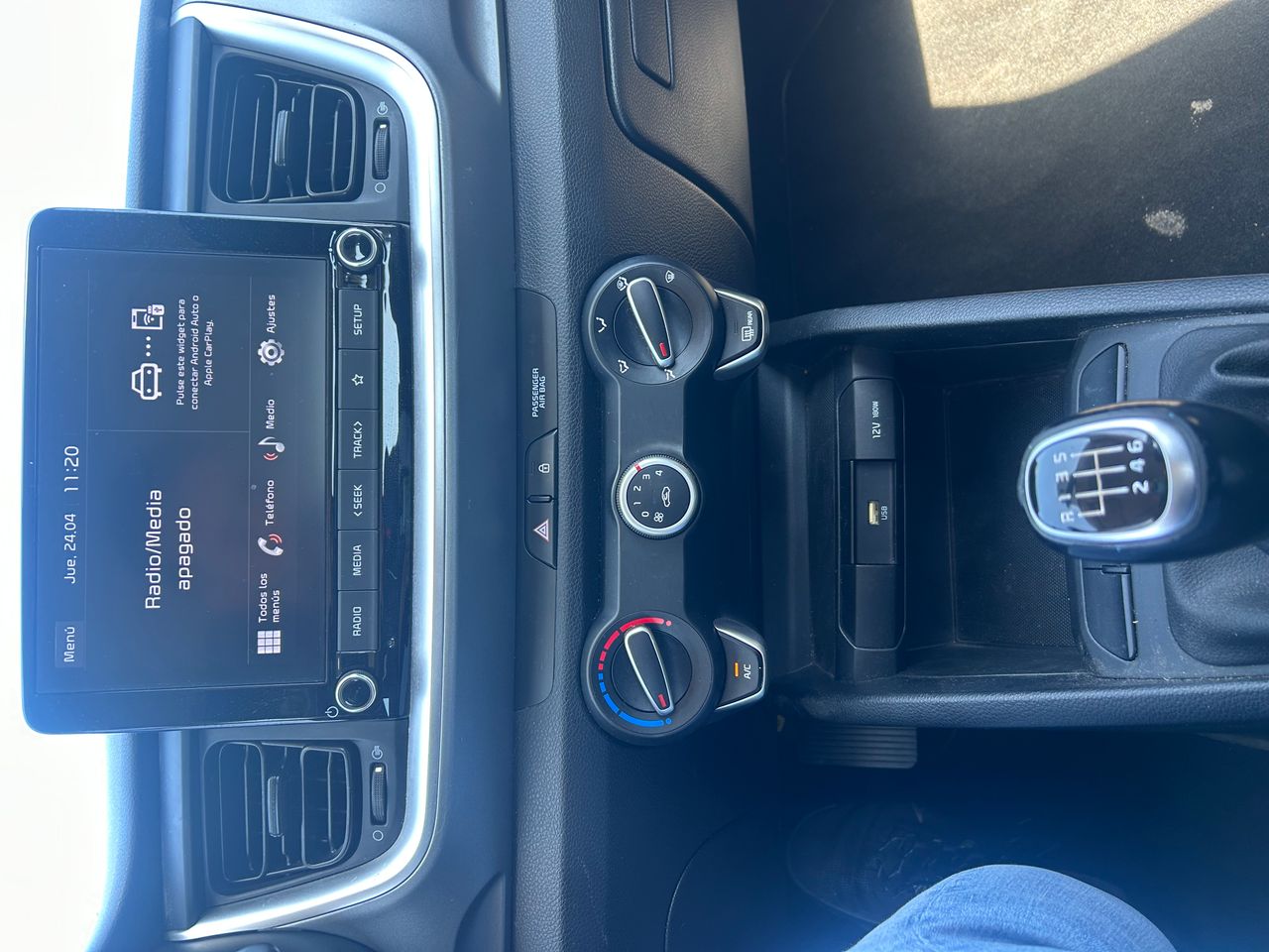 Foto Kia Stonic 8
