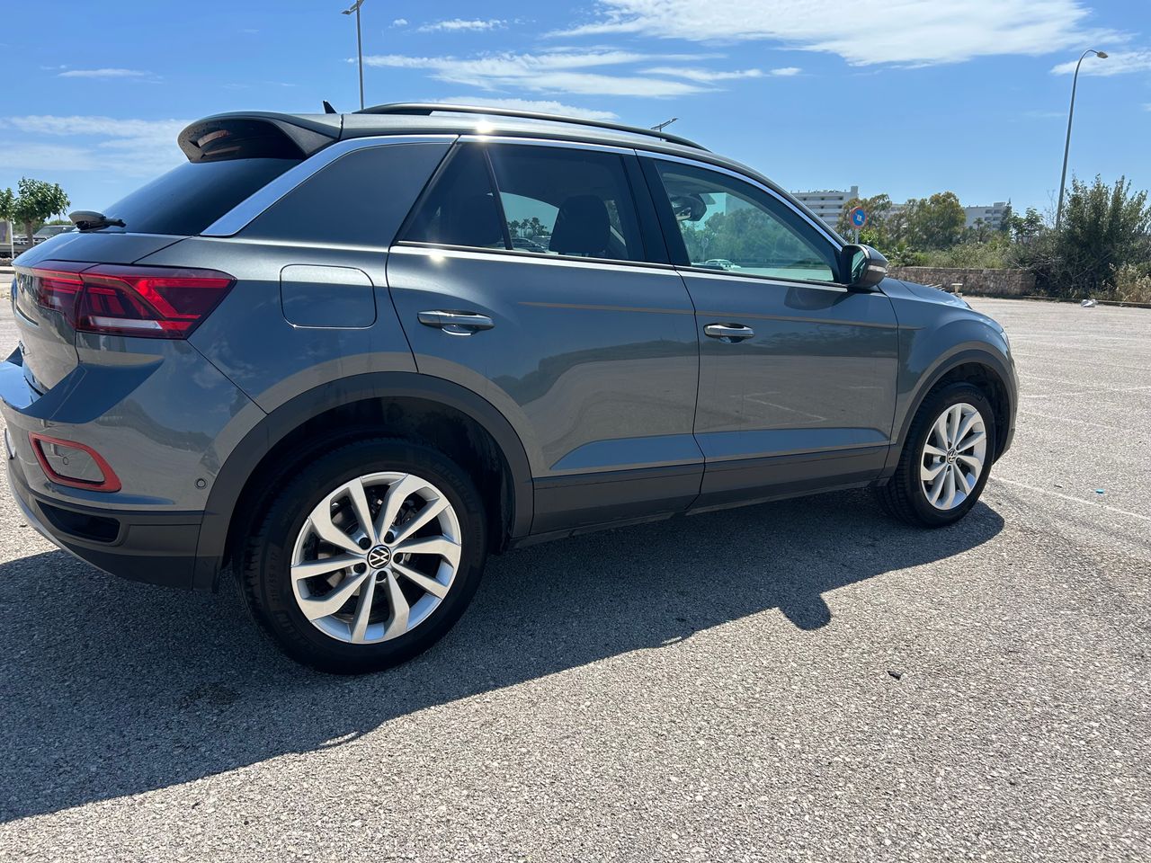 Foto Volkswagen T-Roc 4