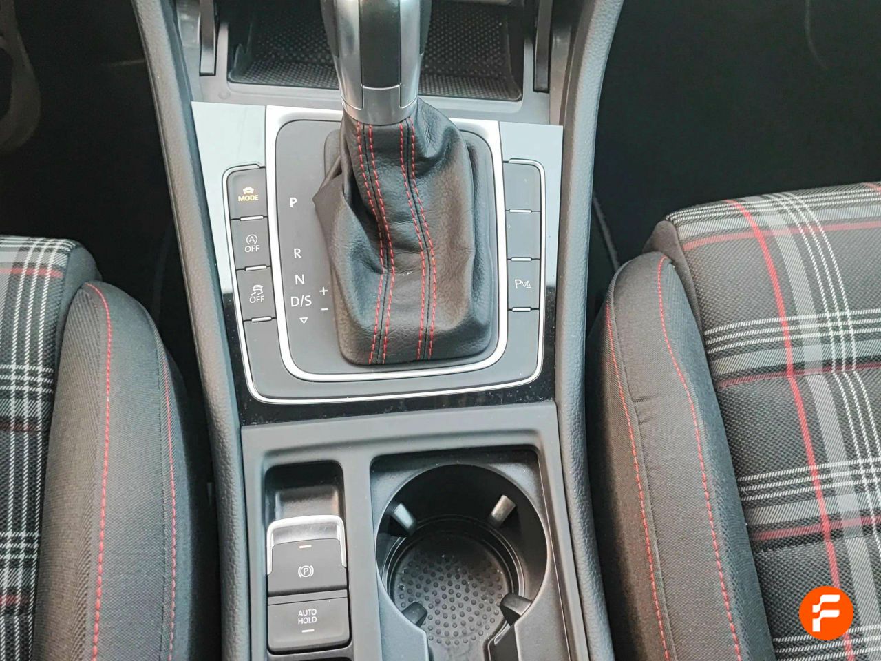 Foto Volkswagen Golf 35