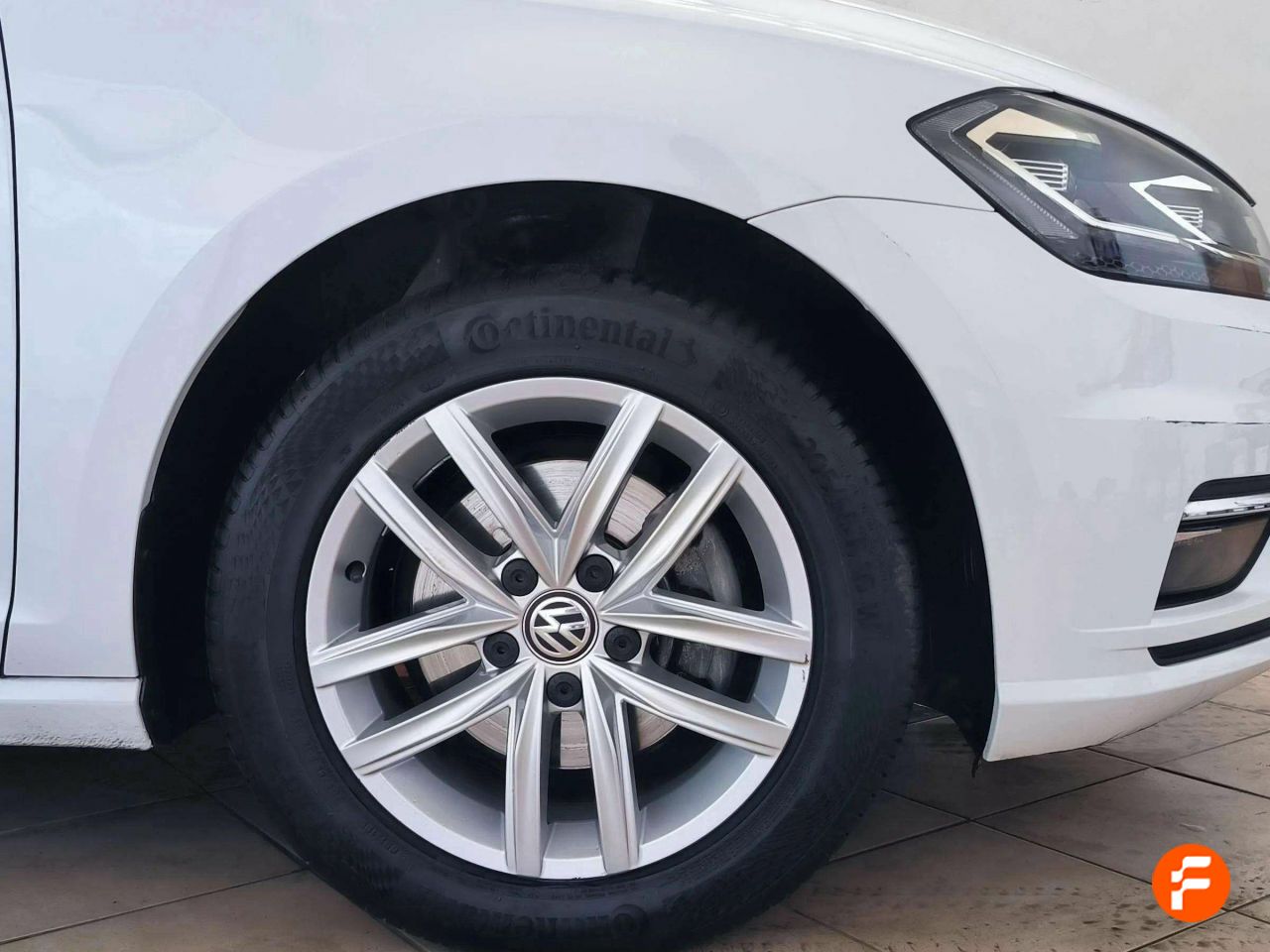 Foto Volkswagen Golf 31