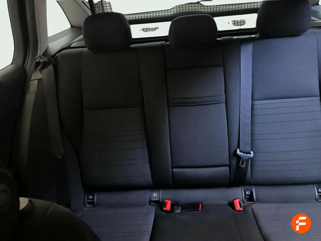 Foto Mercedes-Benz Clase C 30