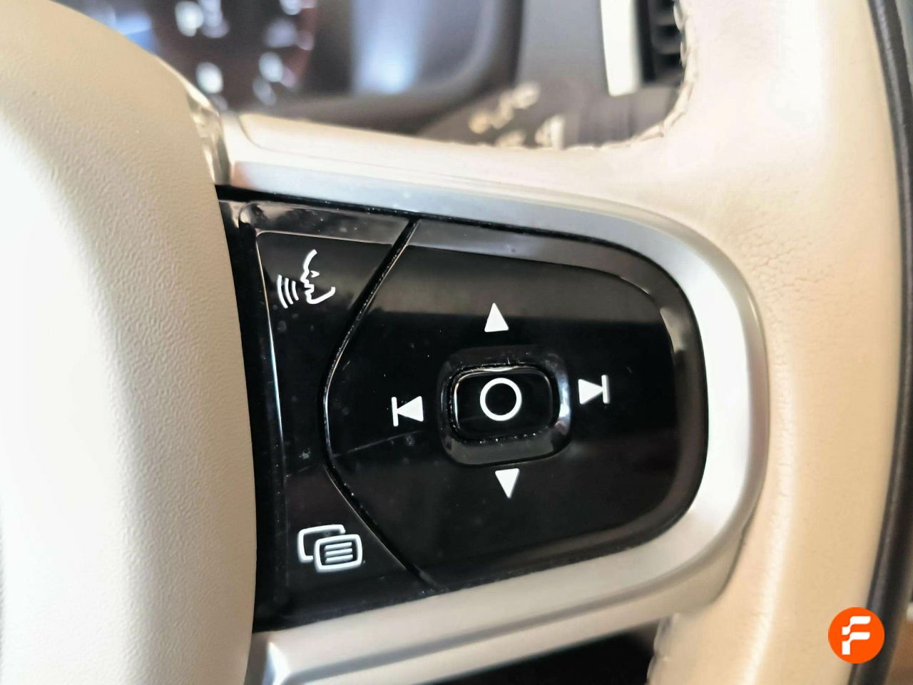 Foto Volvo XC90 13