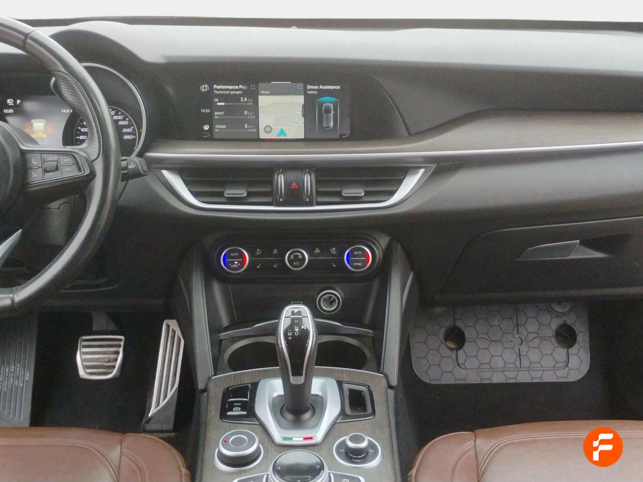 Foto Alfa Romeo Stelvio 10