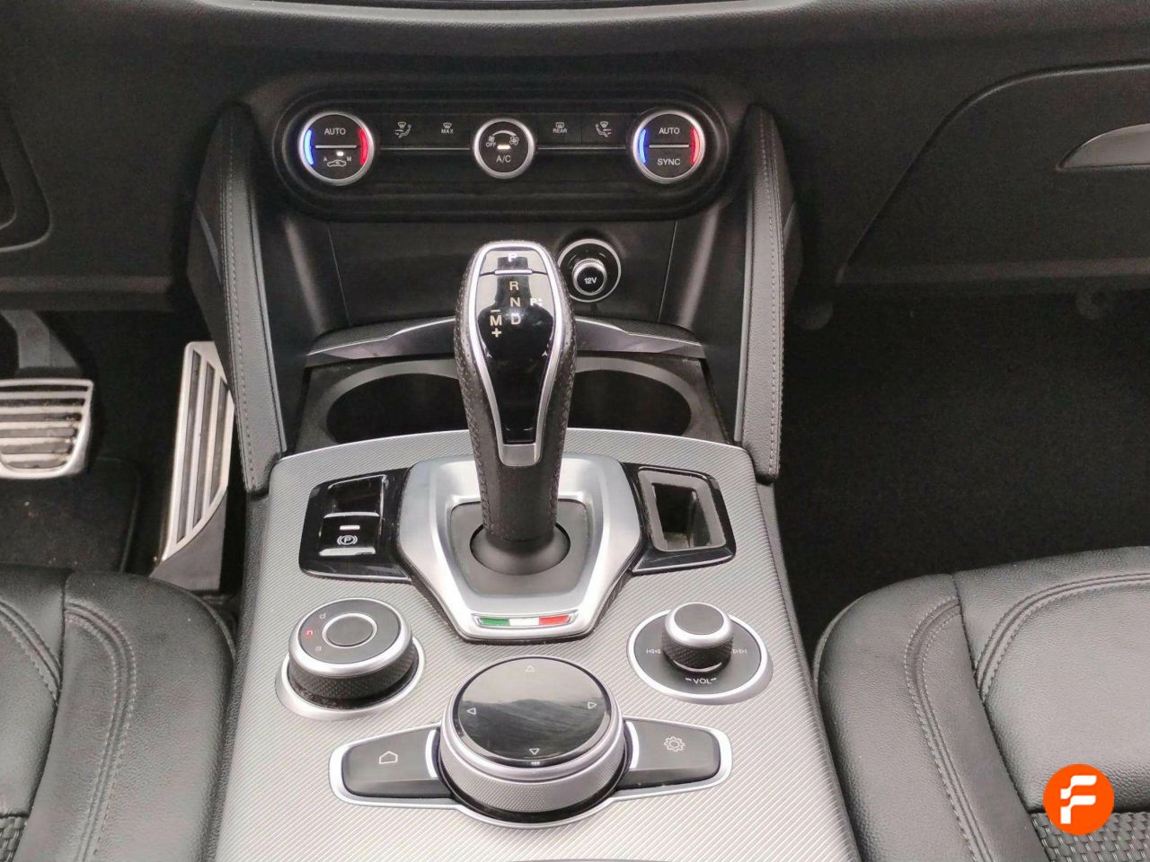 Foto Alfa Romeo Stelvio 14