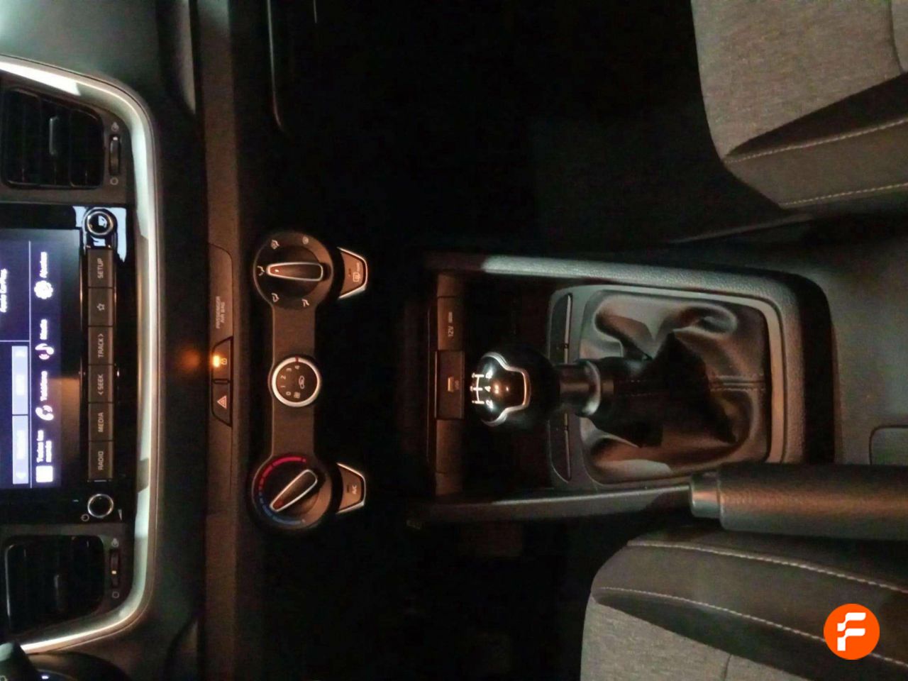 Foto Kia Stonic 11