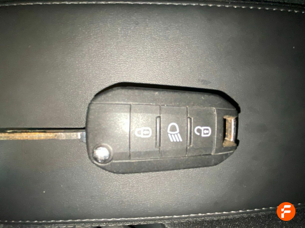 Foto Peugeot 208 18