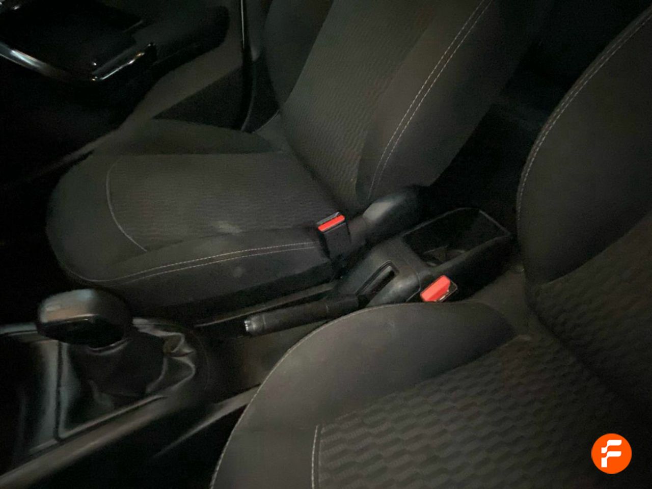 Foto Peugeot 208 16
