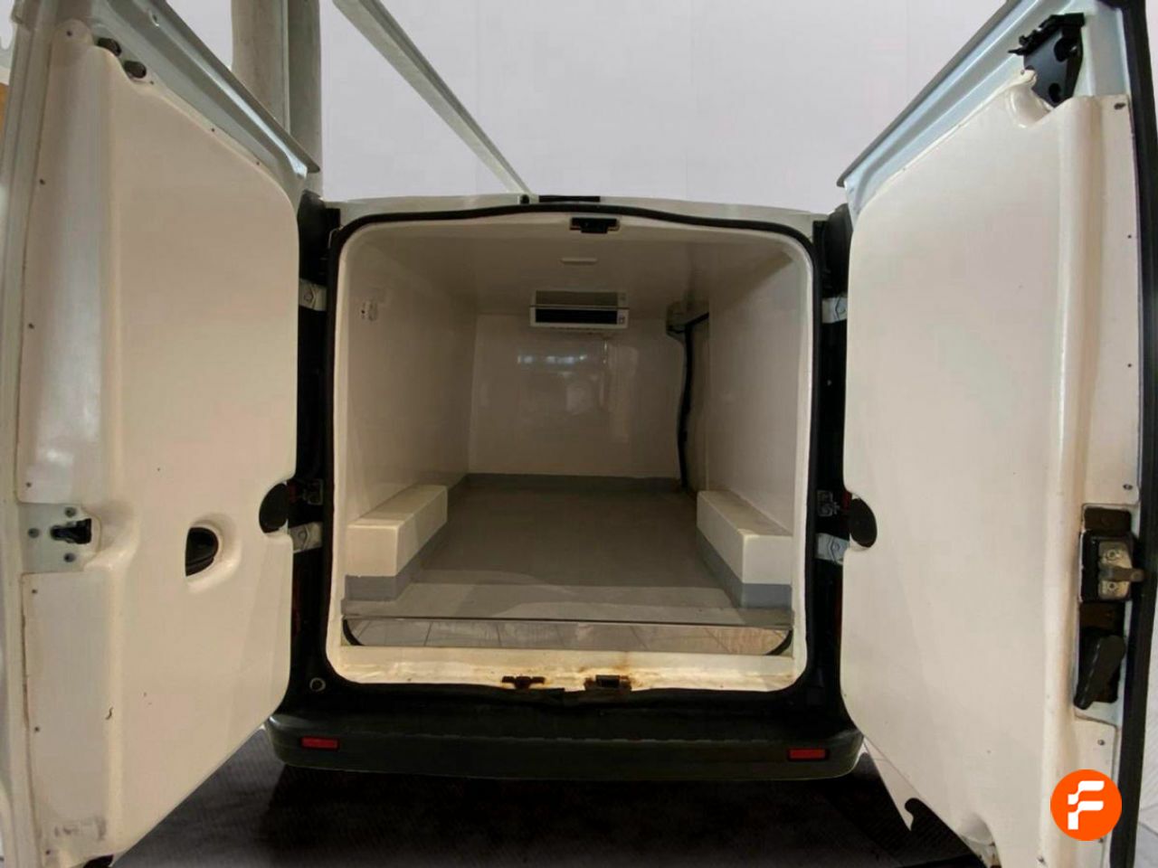 Foto Nissan NV300 10
