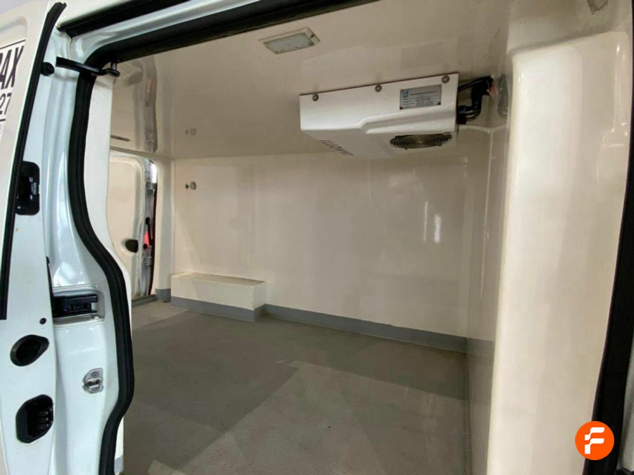Foto Nissan NV300 12