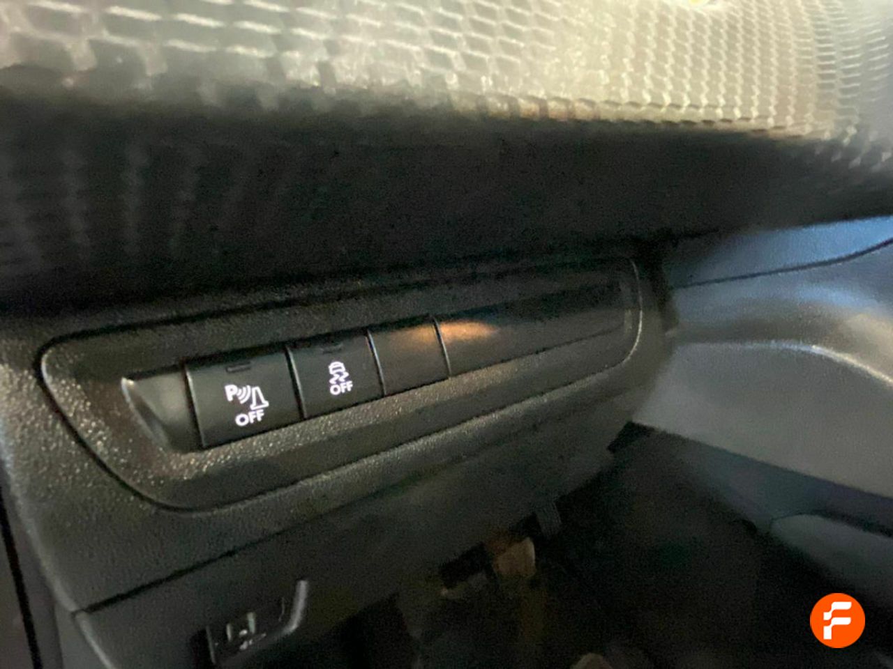 Foto Peugeot 208 18