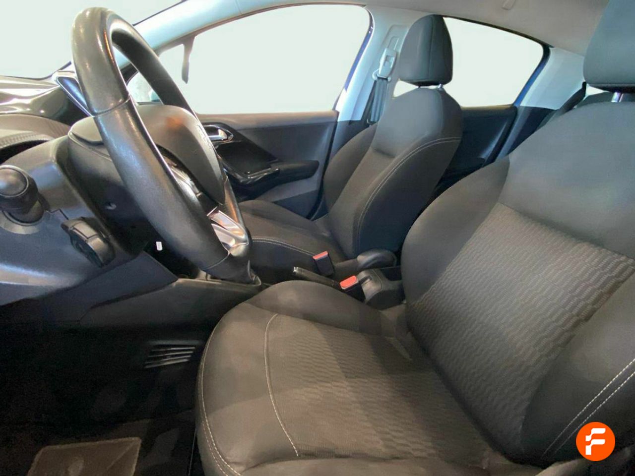 Foto Peugeot 208 19