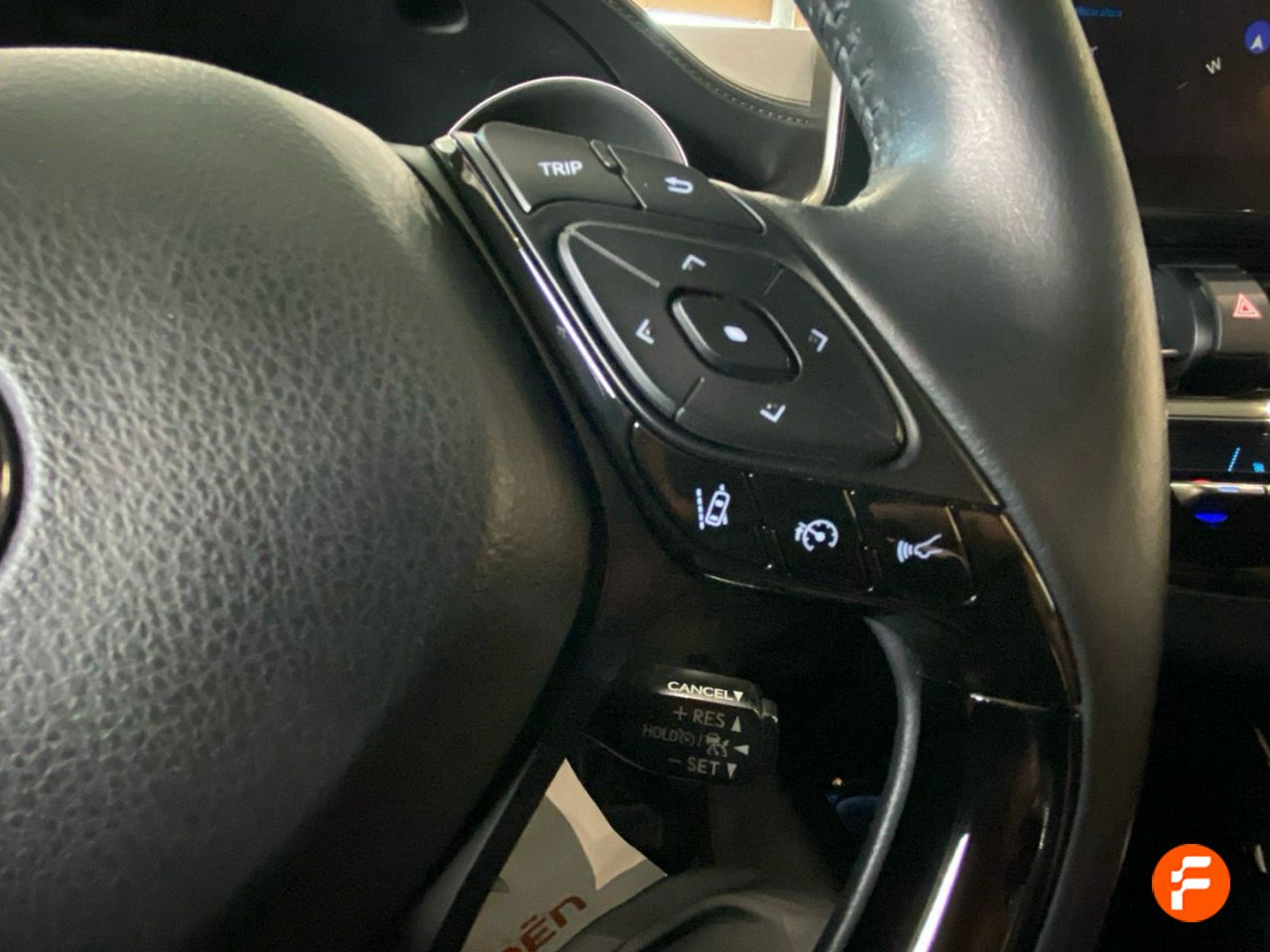 Foto Toyota C-HR 12