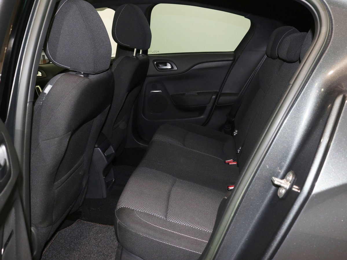 Foto Citroën DS4 12