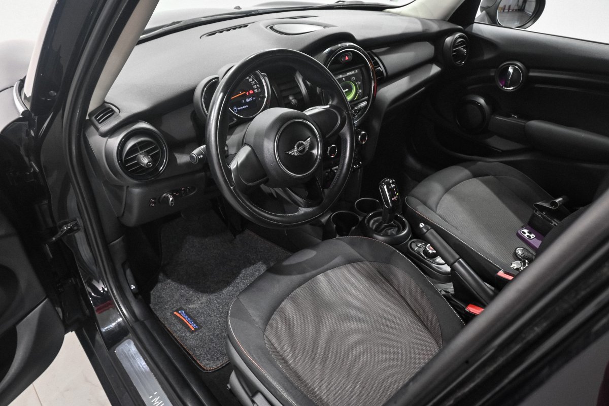 Foto Mini 5 Puertas 9