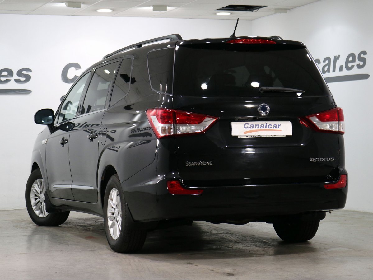 Foto SsangYong Rodius 6