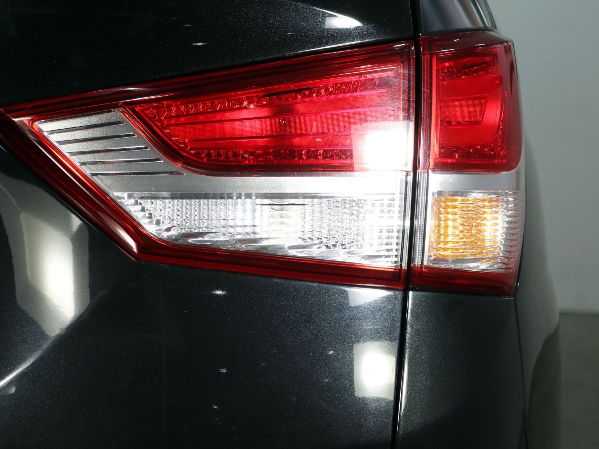 Foto SsangYong Rodius 10