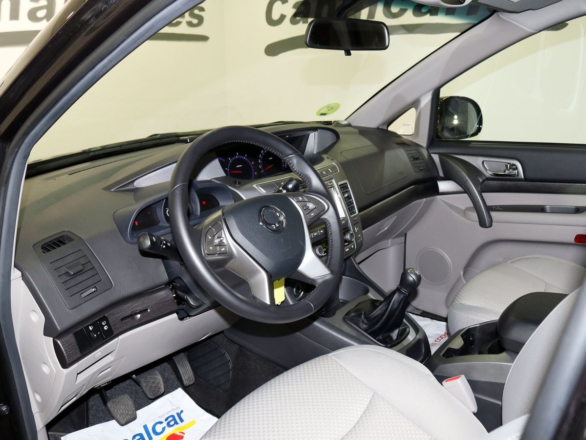 Foto SsangYong Rodius 22