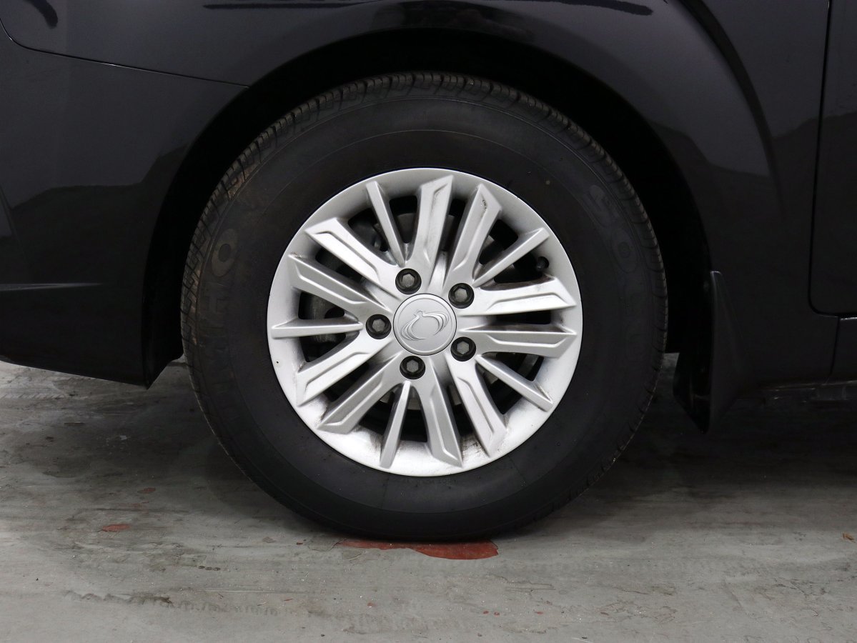 Foto SsangYong Rodius 32