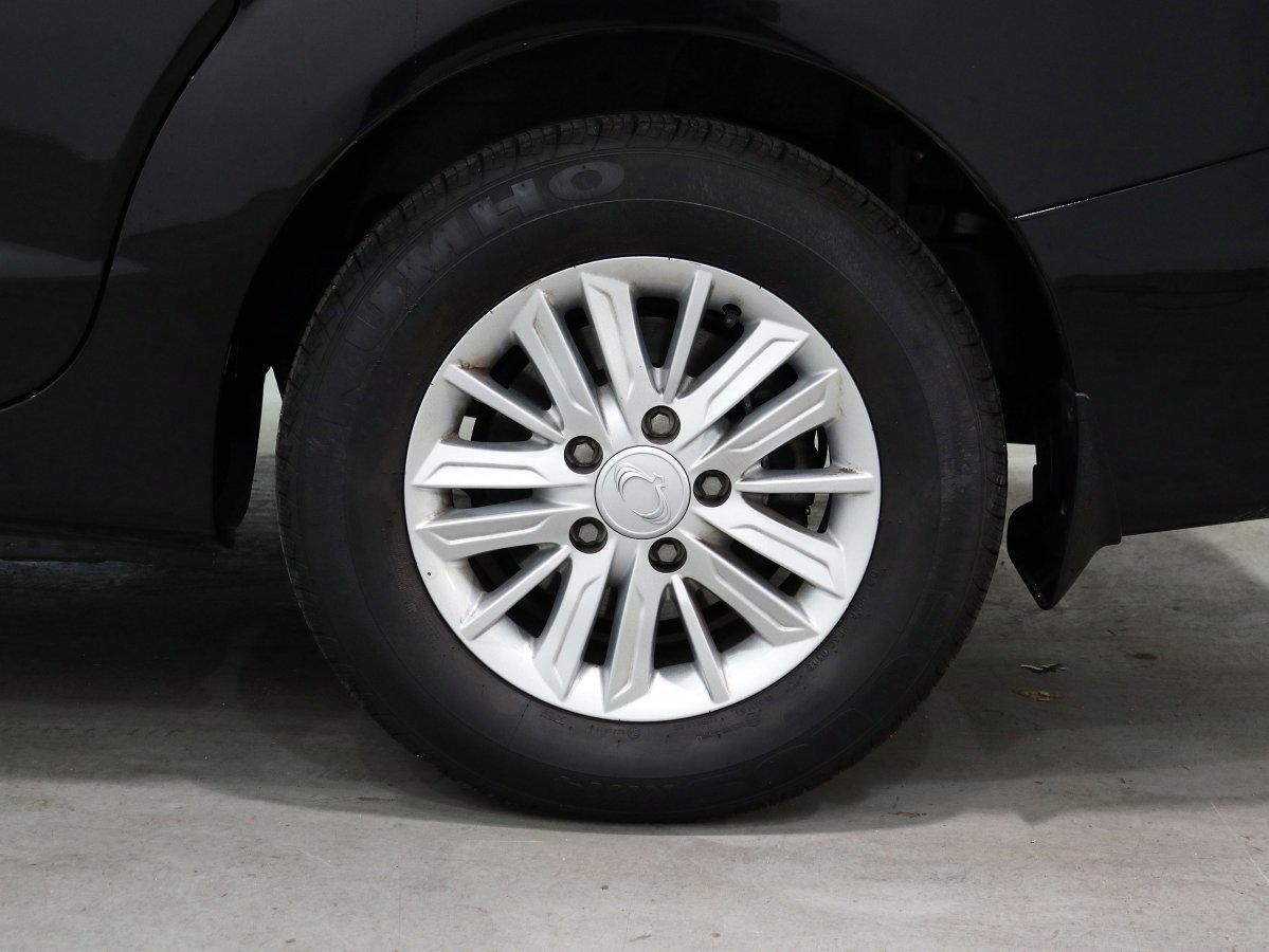 Foto SsangYong Rodius 33