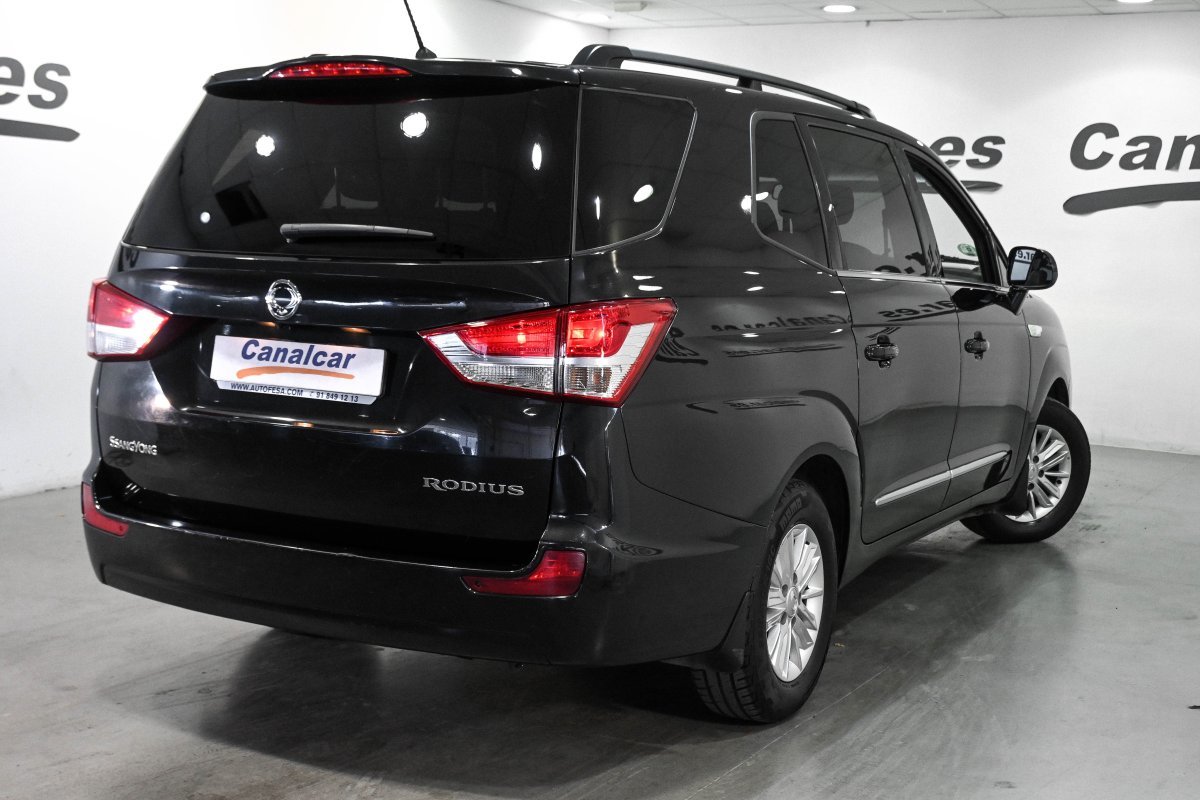 Foto SsangYong Rodius 6