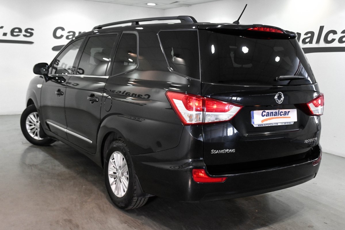 Foto SsangYong Rodius 7