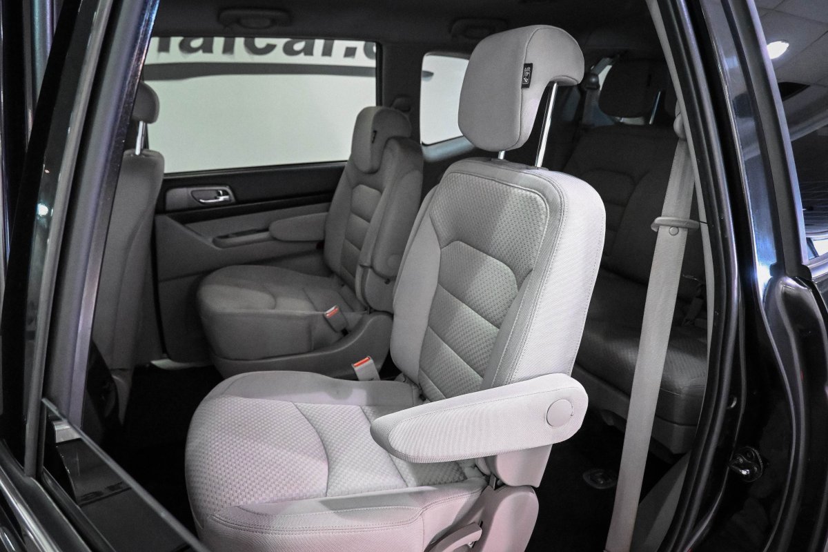 Foto SsangYong Rodius 17