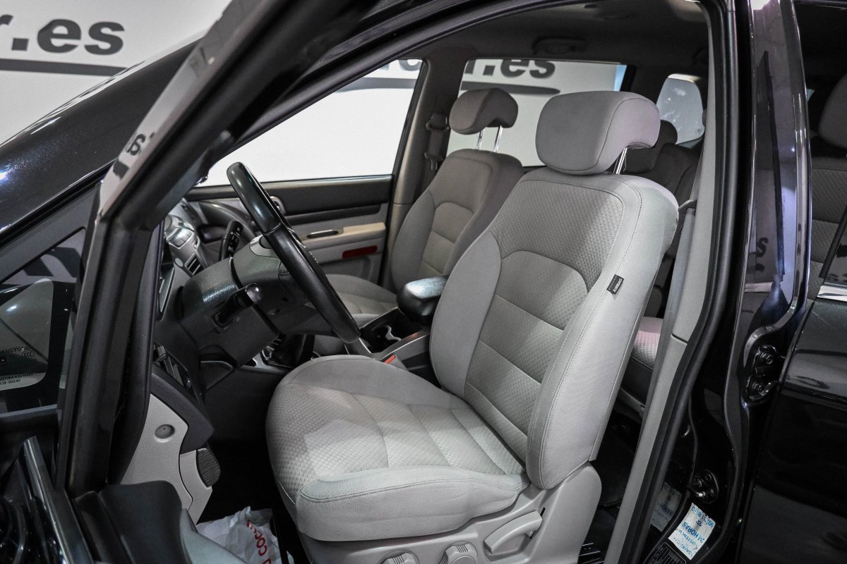 Foto SsangYong Rodius 18