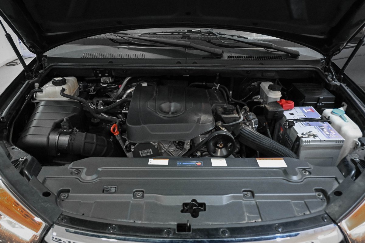 Foto SsangYong Rodius 28