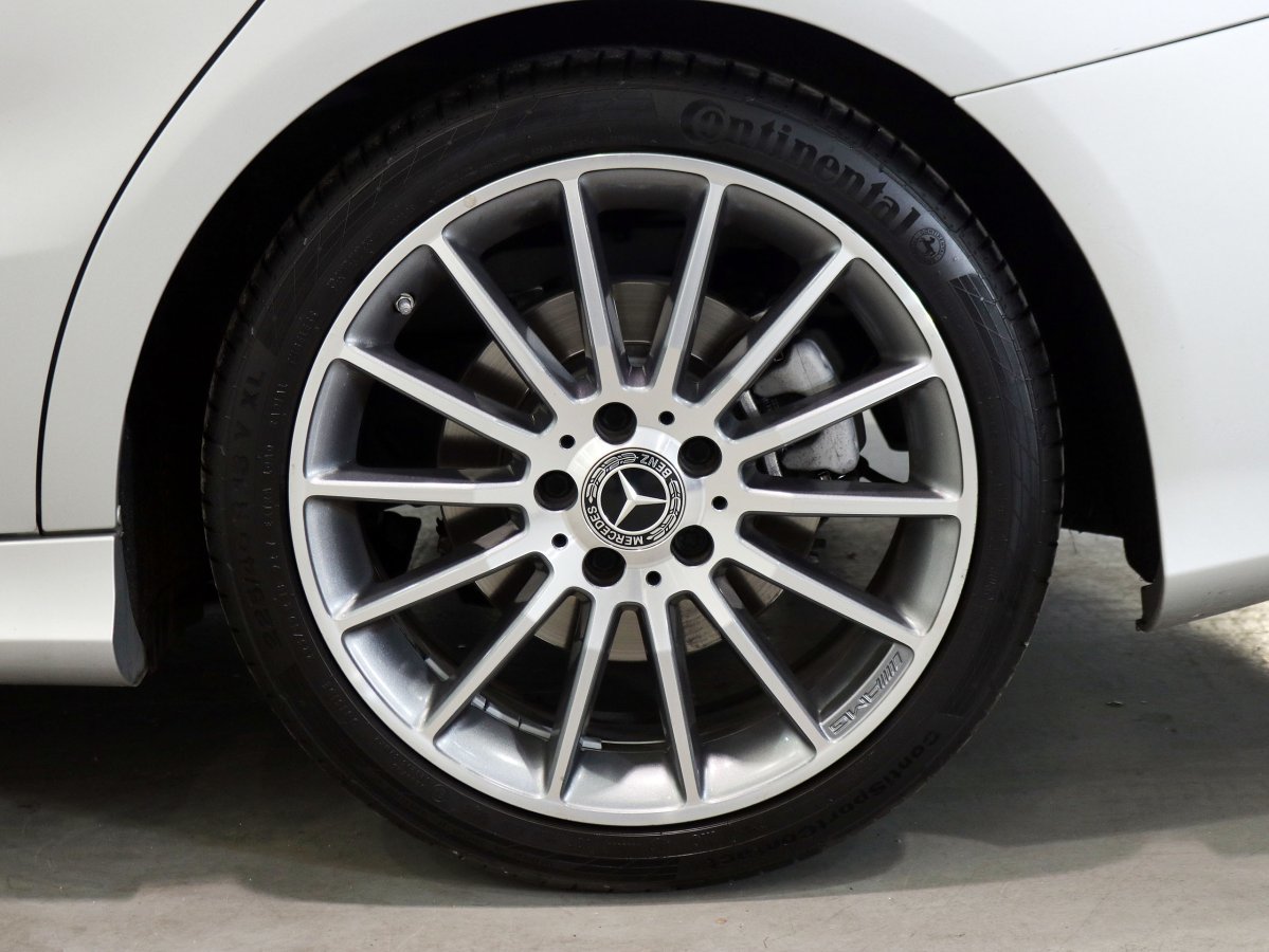 Foto Mercedes-Benz Clase CLA 18