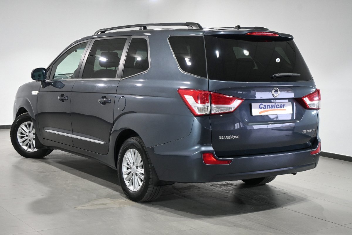 Foto SsangYong Rodius 6