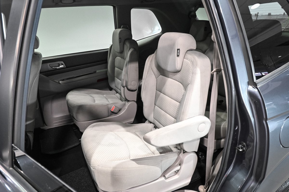 Foto SsangYong Rodius 11