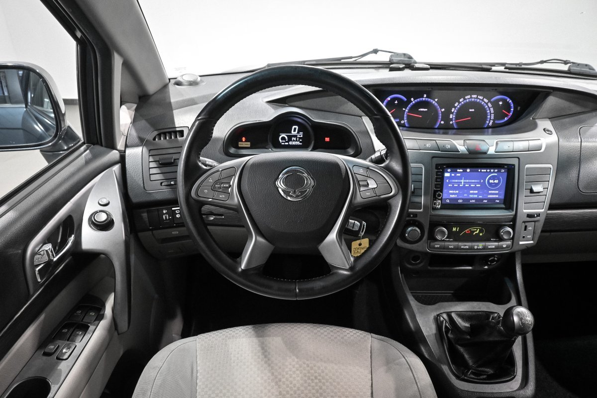 Foto SsangYong Rodius 18