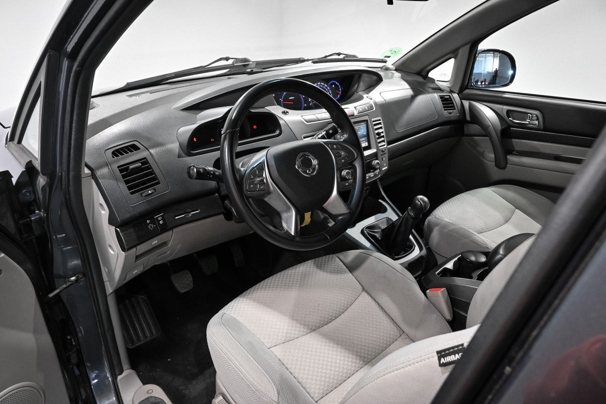 Foto SsangYong Rodius 9
