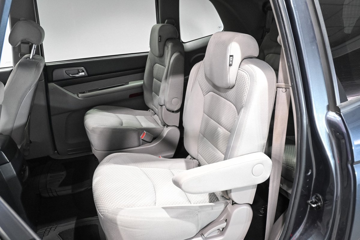 Foto SsangYong Rodius 11