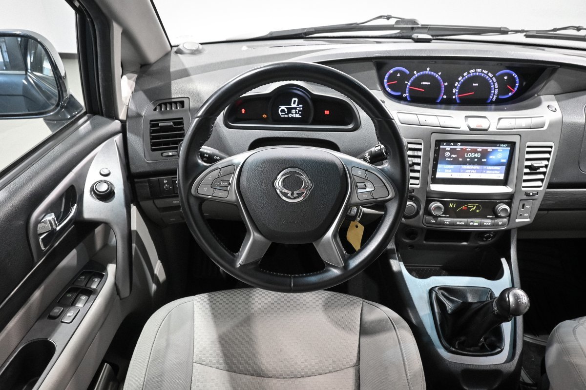 Foto SsangYong Rodius 16