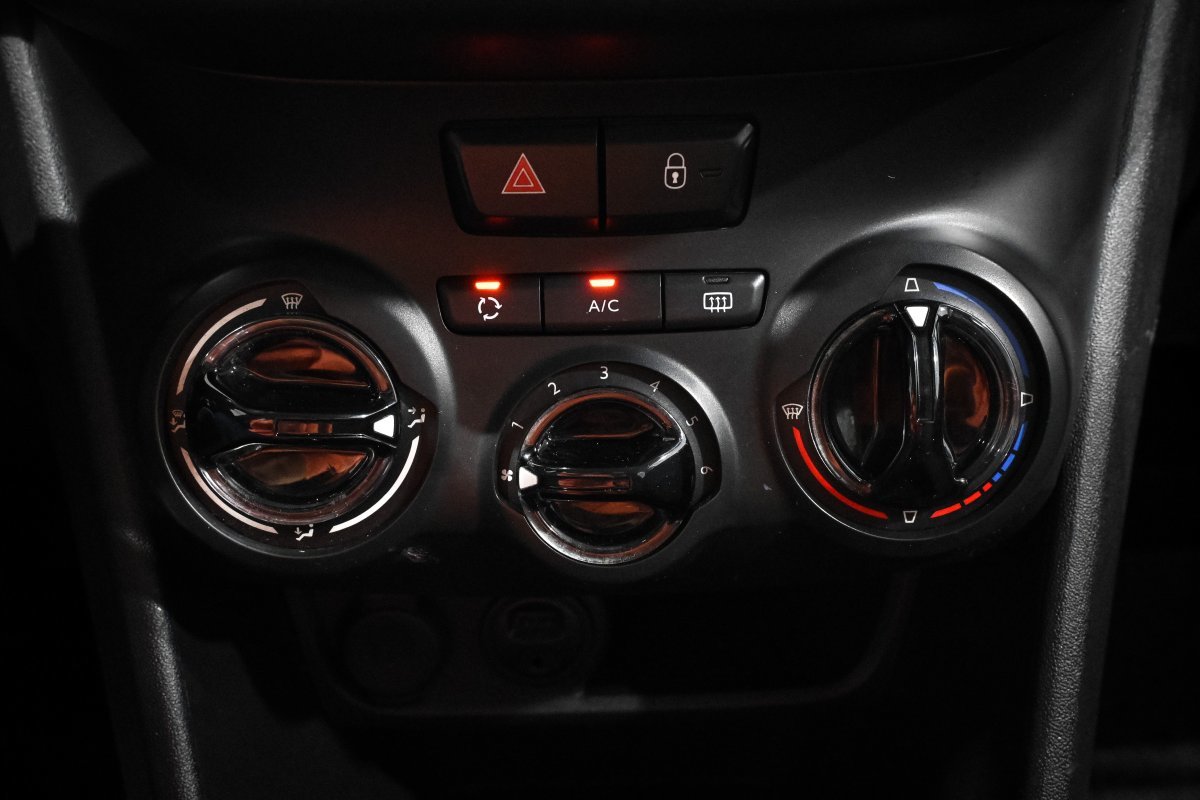 Foto Peugeot 208 13